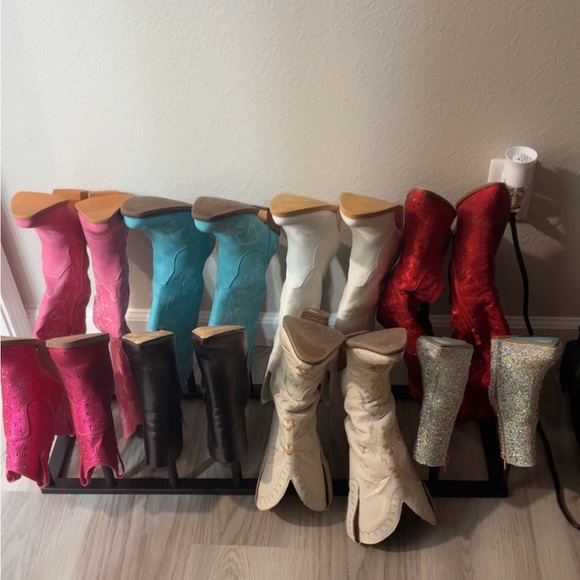 Meet your Posher, Emily - Picture 1 of 1